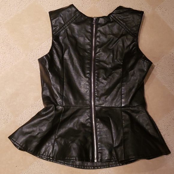 Last Kiss Faux Leather Top, Sz M - Picture 2 of 8
